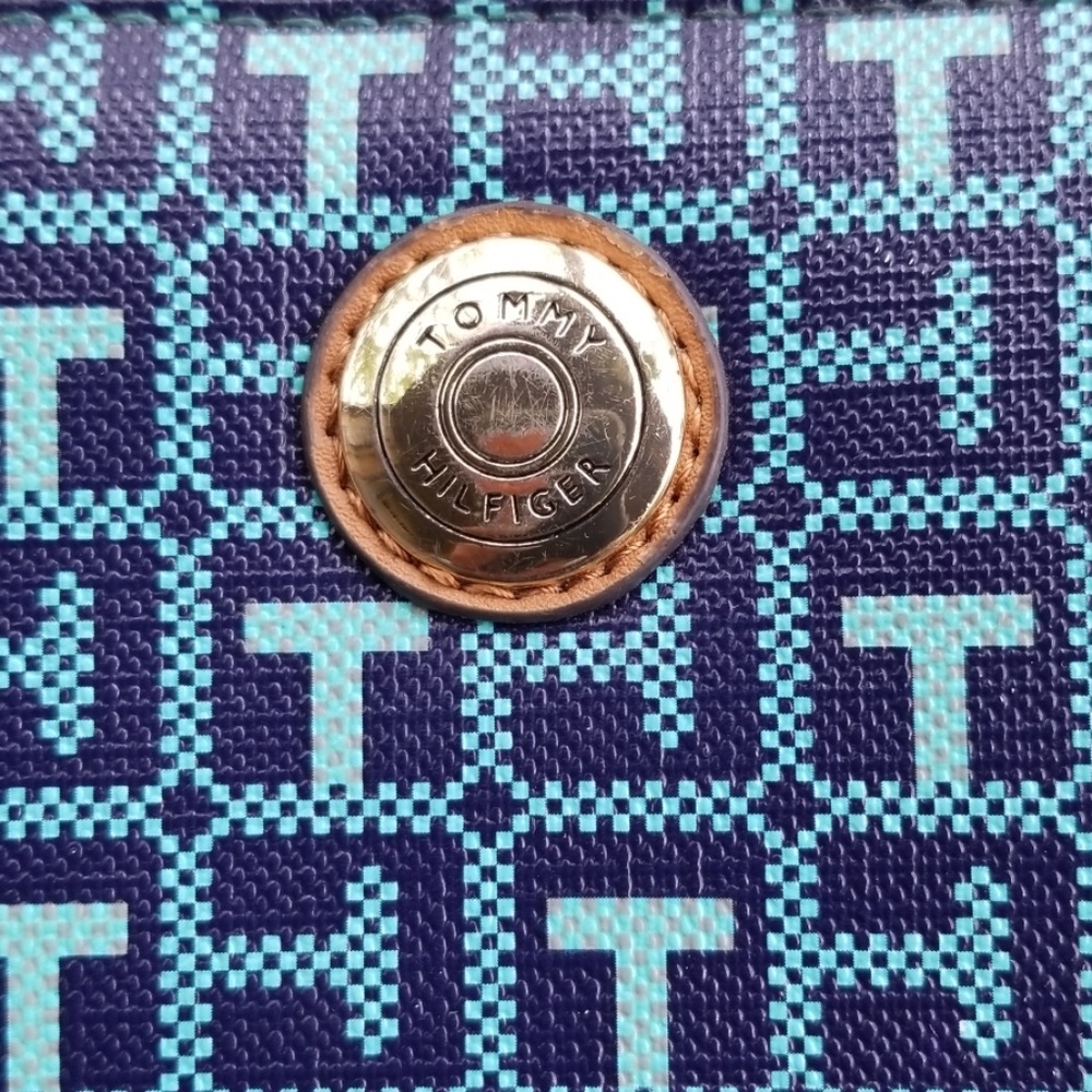 🏈Tommy Hilfiger wallet - Picture 2 of 4
